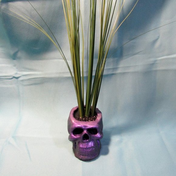 Aquarium Decoration - Purple Zombie Skull with Tall Green Plant. - Picture 8 of 9